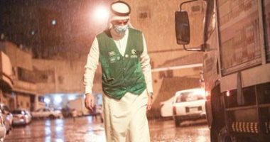 صور.. هطول أمطار على مكة المكرمة والمدينة المنورة فى ليلة 23 رمضان