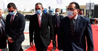 رئيس الوزراء يتفقد أكبر قافلة مساعدات إنسانية يطلقها صندوق تحيا مصر 