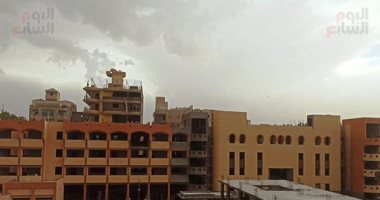 صور.. هدوء العاصفة الترابية وهطول أمطار خفيفة بمحافظة الأقصر