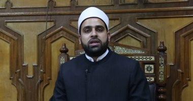 إمام مسجد الحسين: خدمة المرأة لزوجها يخضع للعرف السائد "فيديو"