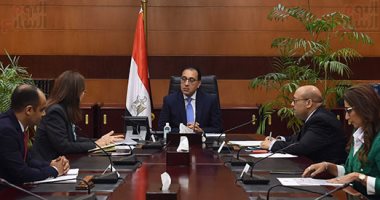 رئيس الوزراء يتابع تطورات أعمال صندوق مصر السيادى مع وزيرة التخطيط 