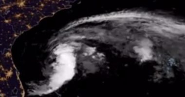 الأقمار الصناعية ترصد عاصفة آرثر الاستوائية من الفضاء