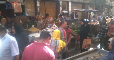 خوفا من انتشار كورونا.. قارئ يشكو التكدس فى سوق الحقانية بالإسكندرية
