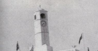 صورة نادرة لساعة مكة الأولى فى المسجد الحرام.. اعرف حكايتها
