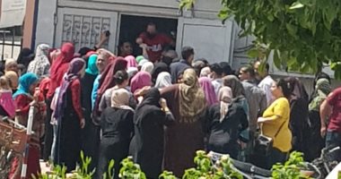 قارئ يشكو التزاحم أمام مكتب البريد بشارع أحمد الزمر مدينة نصر