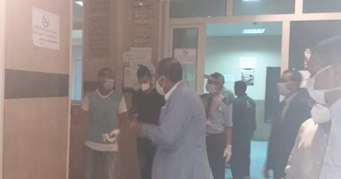 صور.. الأطقم الطبية الساهرة بأسوان تواصل مقاومتها لـ كورونا.. المستشفى الجامعى يعود مجددا لمواجهة الفيروس.. رئيس الجامعة: 26 طبيبا وممرضا تماثلوا للشفاء.. والطب الوقائى يأخذ عينات دم ببلازما من المتعافين