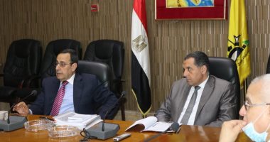 محافظ شمال سيناء يستعرض أوضاع المحافظة خلال مجلس المحافظين