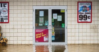 طوارئ بولاية ميتشيجان الأمريكية بعد تصدع سدين وتوقعات بارتفاع المياه 9 أقدام