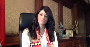 الدكتورة رانيا المشاط تحتفل بعيد ميلاد زاهي حواس بفيديو باللغة العربية والإنجليزية