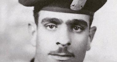 محمد محسن يستعيد ذكريات والده بالزى العسكرى: تحية لأبطال الجيش