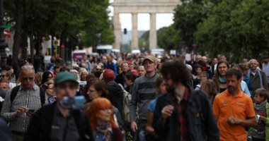 مظاهرات فى برلين لمطالبة الحكومة برفع إجراءات الحظر بسبب كورونا