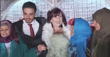زواج بالصدفة.. عجوز بريطانية تتزوج من شاب تونسى بسبب رسالة خطأ على فيسبوك
