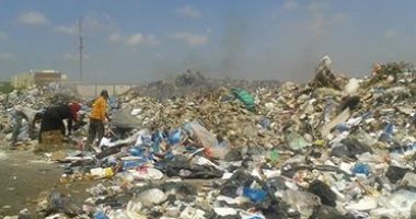 سيبها علينا.. سكان منطقة "أم زغيو" يشكون من انتشار القمامة بالشوارع 