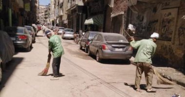 صور.. حى ثان طنطا يشن حملات نظافة وتعقيم بالشوارع