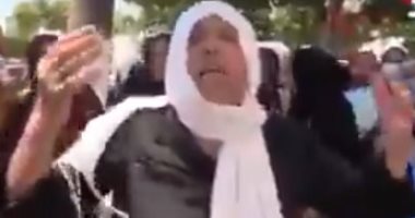 سيدة تونسية توجه رسالة قاسية لـ"الغنوشي" وتتهمه بسرقة أموال الشعب.. فيديو
