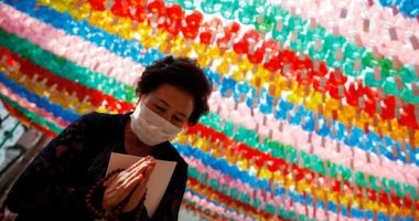صلوات فى معابد كوريا الجنوبية احتفالا بعيد ميلاد بوذا