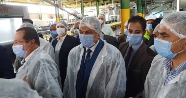 وزير القوى العاملة يتفقد مصانع العاشر ويوجه بضرورة حماية العمالة 