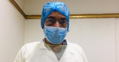 الدكتور "يسرى" المصرى على خط المواجهة ضد كورونا بالمجمع الطبى فى جدة