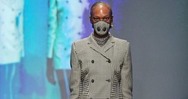 زمن الموضة الغريب.. الكمامة تسيطر على عالم أزياء 2020 بسبب فيروس كورونا