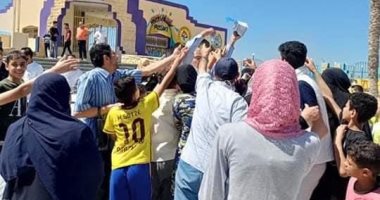 أهالى شمال سيناء يطالبون منفذى مبادرات توزيع الكمامات باتباع الطرق الآمنة