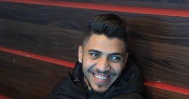 محمد شريف: صلاح والننى كلمونى بعد الهدف وأبو مكة متواضع كأنه لاعب محلى