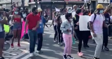 متظاهرون يعبرون عن رفضهم لوفاة جورج فلويد بـ"الرقص".. فيديو