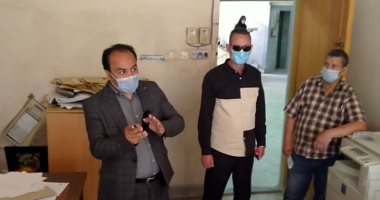 وكيل "صحة ببورسعيد" يتفقد سير العمل بمستشفى الصدر وإدارات التموين والدوائى.. صور