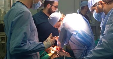 إنقاذ مصاب بطلق نارى بعد استقباله بمستشفى الطوارئ الجامعى بالمنصورة 