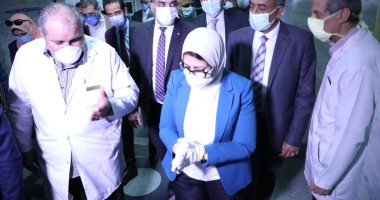 وزيرة الصحة توجه بزيادة عدد أسرة الرعاية المركزة وأجهزة التنفس بجميع مستشفيات القاهرة 