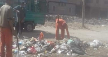 حملة نظافة مكبرة  لرفع القمامة بشوارع المحلة