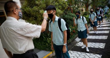 سنغافورة تشدد الإجراءات على المسافرين بسبب متحور "أوميكرون"
