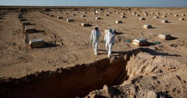 عراقيون يحفرون آلاف القبور الجديدة لاستقبال ودفن ضحايا فيروس كورونا