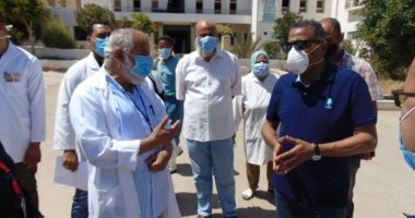 محافظ مرسى مطروح يتفقد مستشفى الصدر ويطمئن على توافر المستلزمات الطبية