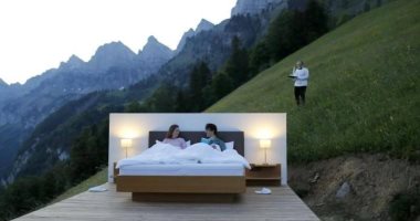 في الهواء الطلق.. فندق سويسري جديد يتيح لنزلائه النوم على ارتفاع 1600 متر
