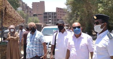 تحرير 20 محضر لمواطنين خالفوا قرار ارتداء الكمامة بكوم أمبو