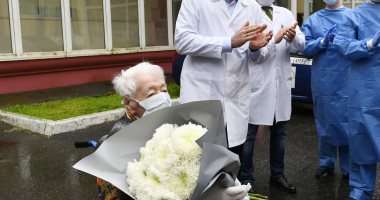 معمرة روسية عمرها 101 عام تشفى من كورونا.. صور
