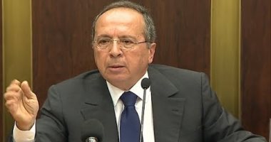 نائب بالبرلمان اللبناني يبدأ كلمته في جلسة عامة بأغنية "فرح الناس".. فيديو