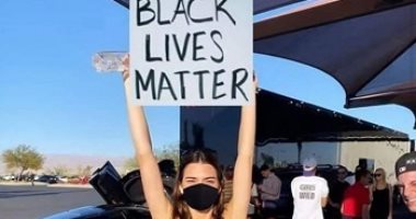 شاركت بالفوتوشوب.. كيندال جينر تخدع متابعيها بدعمها لـ black lives matter