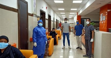مستشفى العديسات للعزل بالأقصر تعلن خروج 8 حالات بعد شفائهم من كورونا