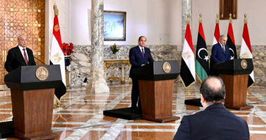 السفارة الروسية بالقاهرة: نرحب بالجهود الرامية لتسوية النزاع واستعادة السلام بليبيا
