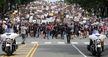 فرقة كورية جنوبية تتبرع بمليون دولار لحركة بلاك لايفز ماتر لدعم احتجاجات امريكا