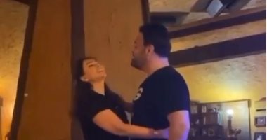 عاصى الحلانى يرقص مع زوجته على أغنيته الجديدة "رجعتيني لبدايتي".. فيديو