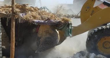 محافظ بنى سويف: إزالة 25 حالة تعد على الأراضى الزراعية بمدينة ببا