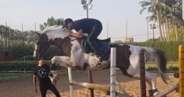 أحمد السقا يقفز الحواجز بمهارة: حصانى العزيز شكرا