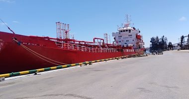 موانئ بورسعيد تسجل تداول 23 سفينة حاويات وبضائع عامة.. صور