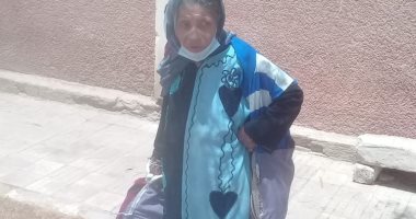 محافظ المنيا يوجه باصطحاب سيدة مسنة بلا مأوى إلى إحدى دور الرعاية