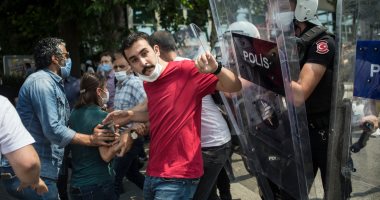 ارتفاع عدد المعتقلين فى مسيرة الديمقراطية بتركيا إلى 11 معتقلا..صور
