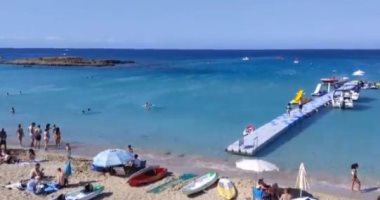 عودة حركة السياحة لمنتجع شهير في قبرص مع رفع قيود كورونا.. فيديو