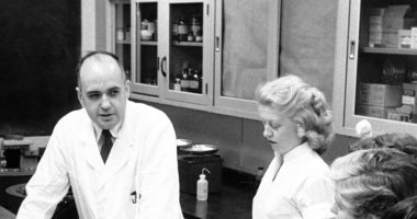 كيف تم إيقاب جائحة الإنفلونزا عام 1957 فى وقت مبكر قبل دخولها أمريكا؟