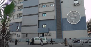 15 متعافيا من كورونا يغادرون مستشفى دمنهور التعليمى